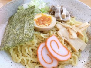 有磯海サービスエリア下りのフードコート季節限定メニュー・和風つけ麺ありそ風を子供と半分こ♪濃厚魚介だし×黒部名水ポークのチャーシューが旨し!