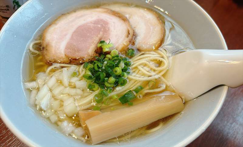 氷見貪瞋癡とんじんち白醤油ラーメン