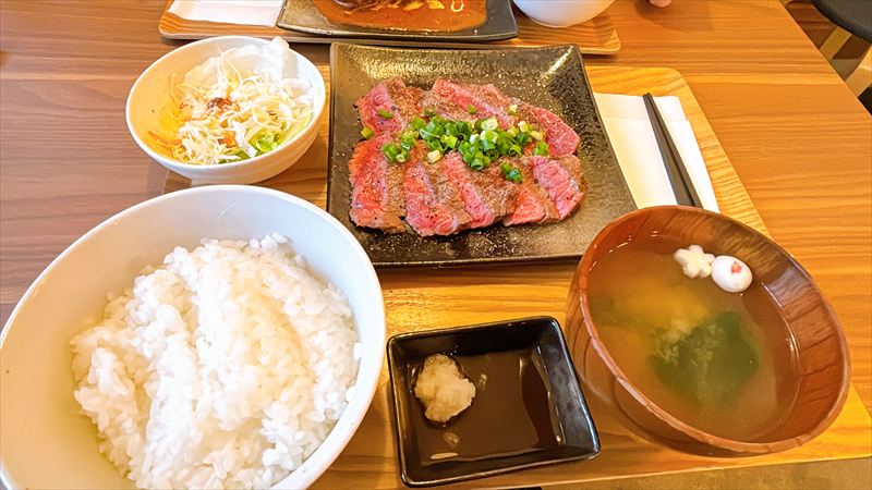国産牛ステーキ丼専門店 ほし乃