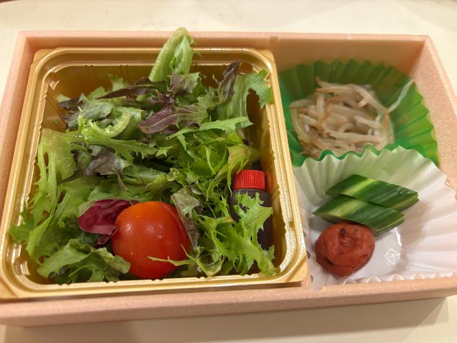 柿里富山店加熱式牛肉弁当テイクアウト