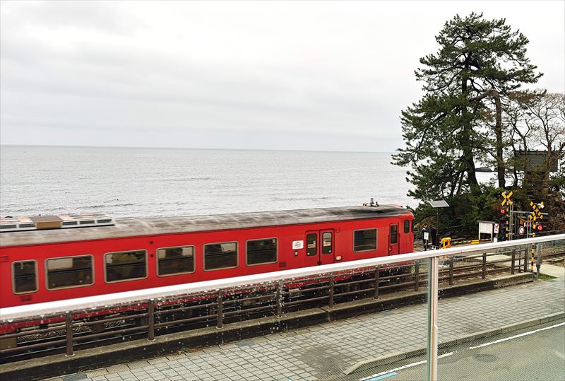 富山 道の駅 雨晴(あまはらし)