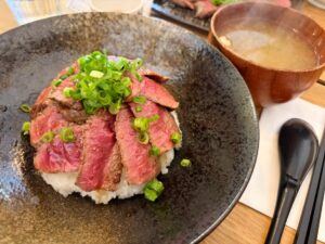 国産牛ステーキ丼専門店 ほし乃