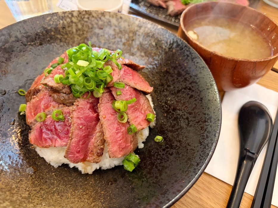 国産牛ステーキ丼専門店 ほし乃