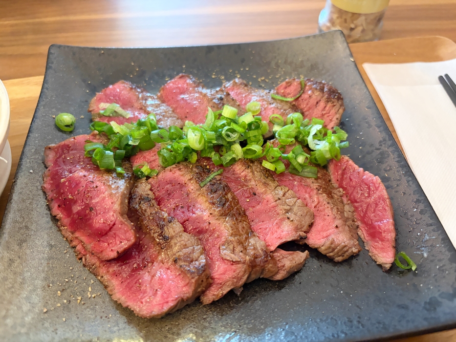 国産牛ステーキ丼専門店 ほし乃ステーキ定食