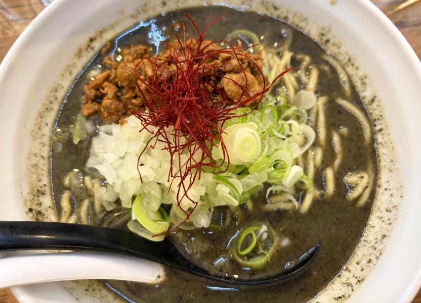黒ごま担々麺