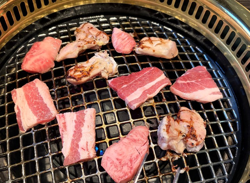 焼肉牛若富山